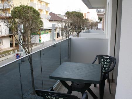 Refurbished apartment with 2 bedrooms in the centre of Sabbiadoro