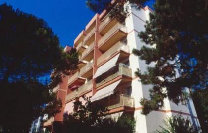 Apartment building Tirrenia