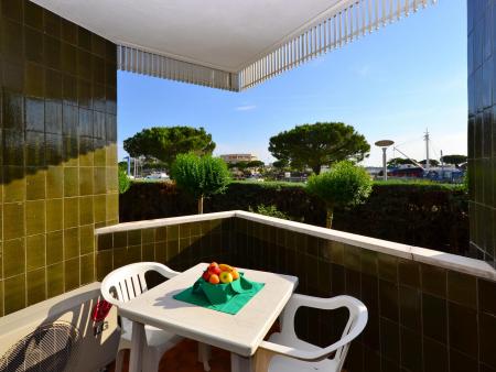 apartment with pool in Lignano Sabbiadoro