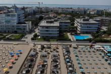Apartment building Al Mare Three-room apartment 1088 - SEAFRONT WITH POOL