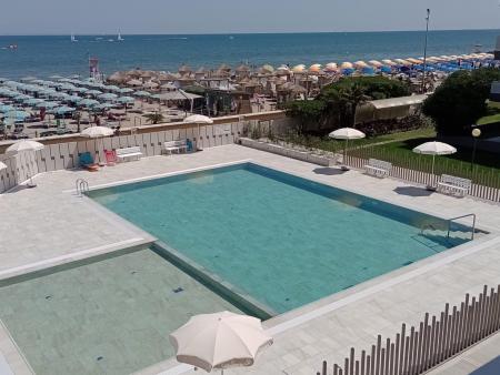 1090 - SEAFRONT WITH POOL