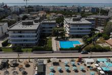 Apartment building Al Mare Three-room apartment 2103 - SEAFRONT WITH POOL