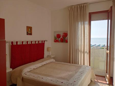 2039 SEAFRONT WITH POOL