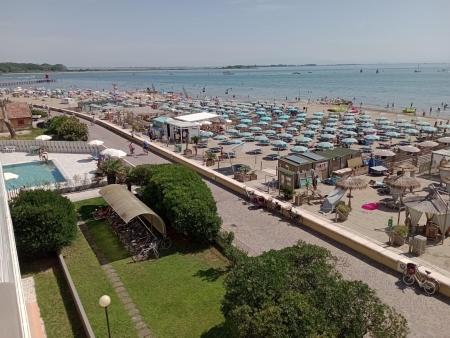 3059- SEAFRONT WITH POOL