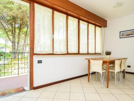Apartment with 2 bedrooms and garden in Lignano Pineta