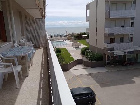 2096 - SEAFRONT WITH POOL