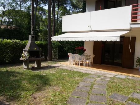 Villa Schubert, one step away from the beach and 10 minutes walk from the center of Lignano Pienta