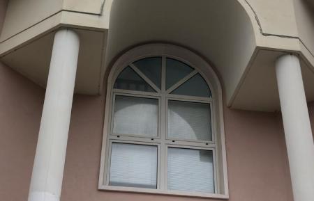 House 6_camere close to the church in via annia