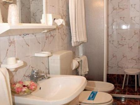 Double room for single use