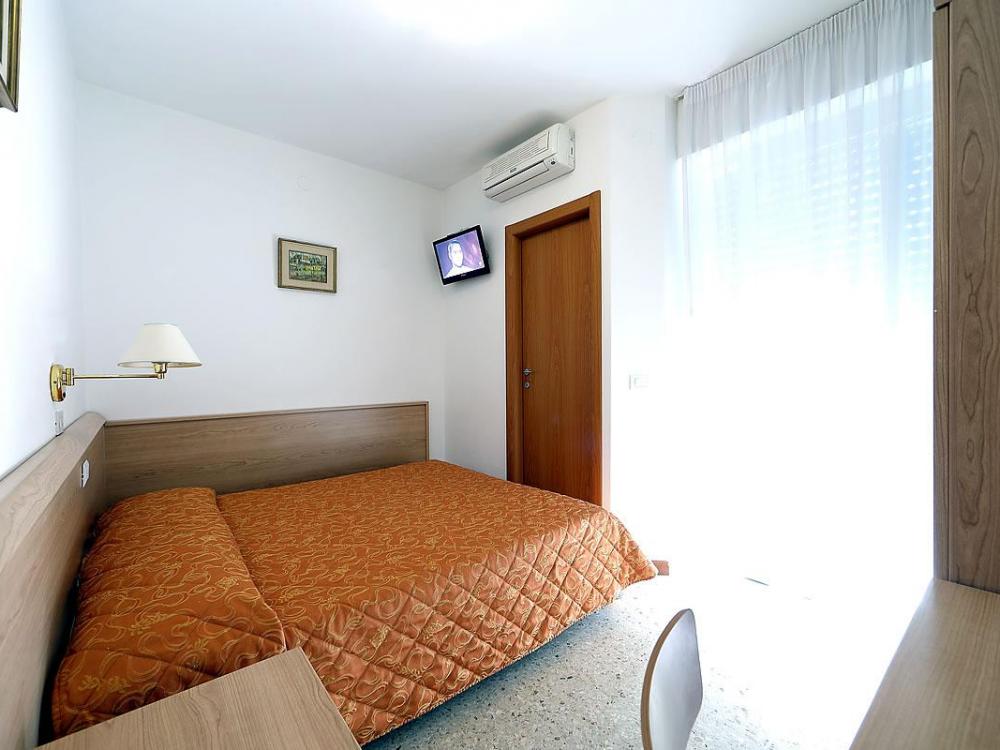 Double room for single use - Hotel Zenith exterior
