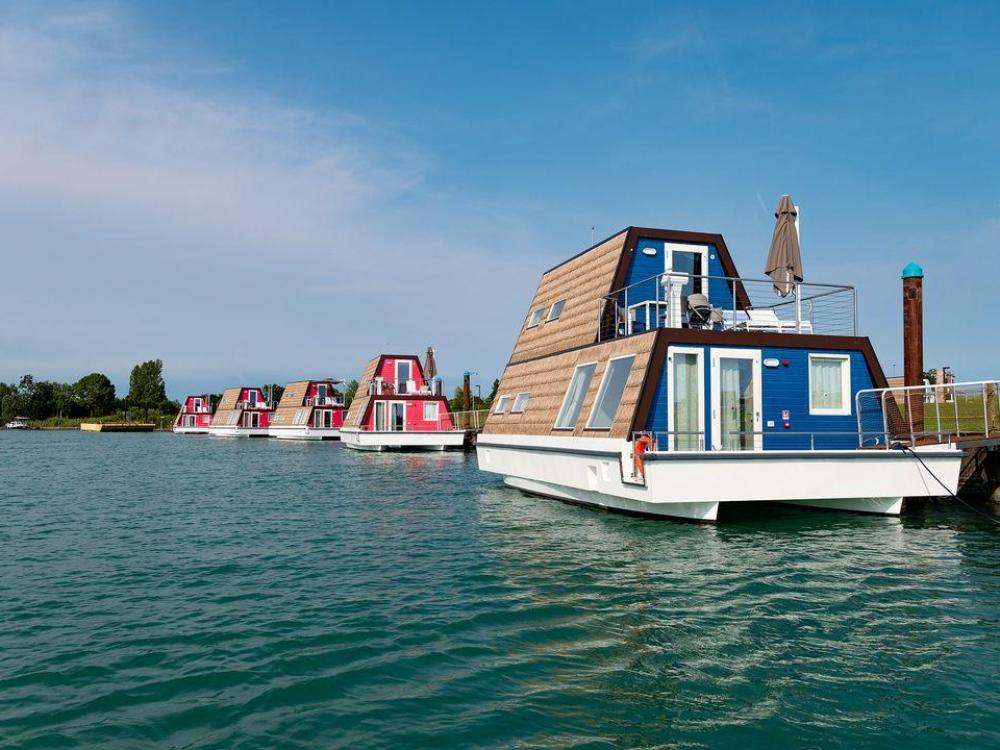 Houseboat River - Resort Marina Azzurra exterior