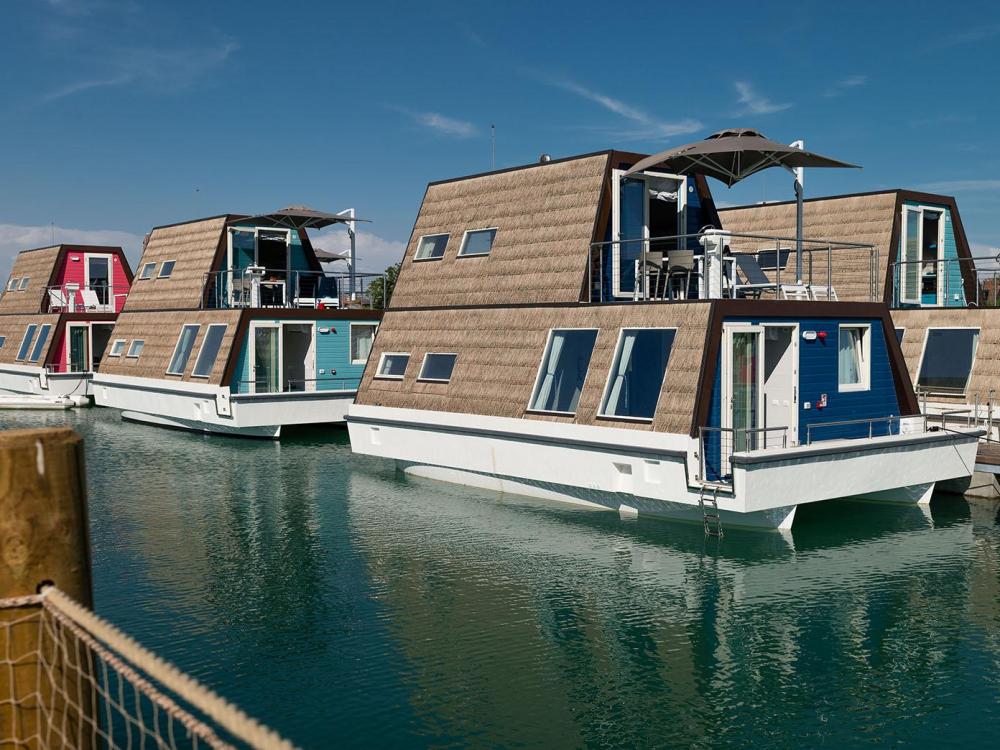 Houseboat Lagoon - Resort Marina Azzurra exterior