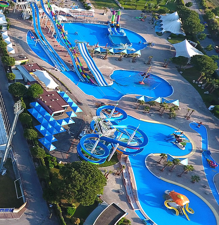 Water playground Aquasplash in Lignano